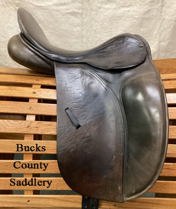 17" County Connection Dressage Saddle   08239