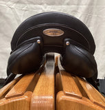 17.5" Stubben Genesis Deluxe C7 Dressage Saddle  08657