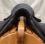 17.5" Stubben Genesis Deluxe C7 Dressage Saddle  08657